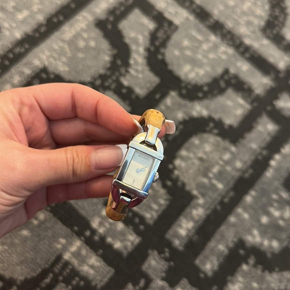 Gucci- watch - - Picture 3 of 7